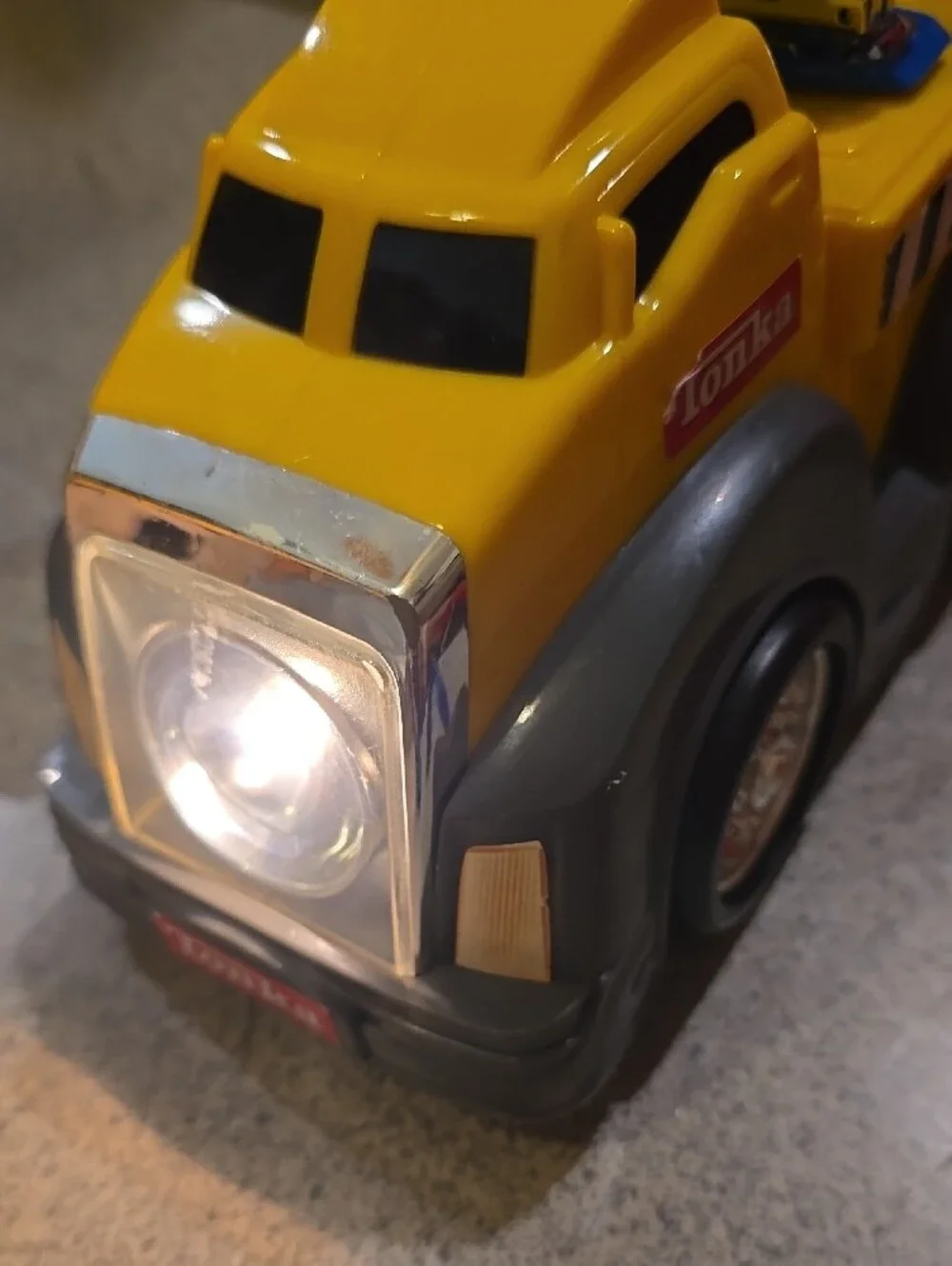 Tonka Yellow and Gray Handle Tow Truck Toy Freshligth Perfect For Trick Or Treat
